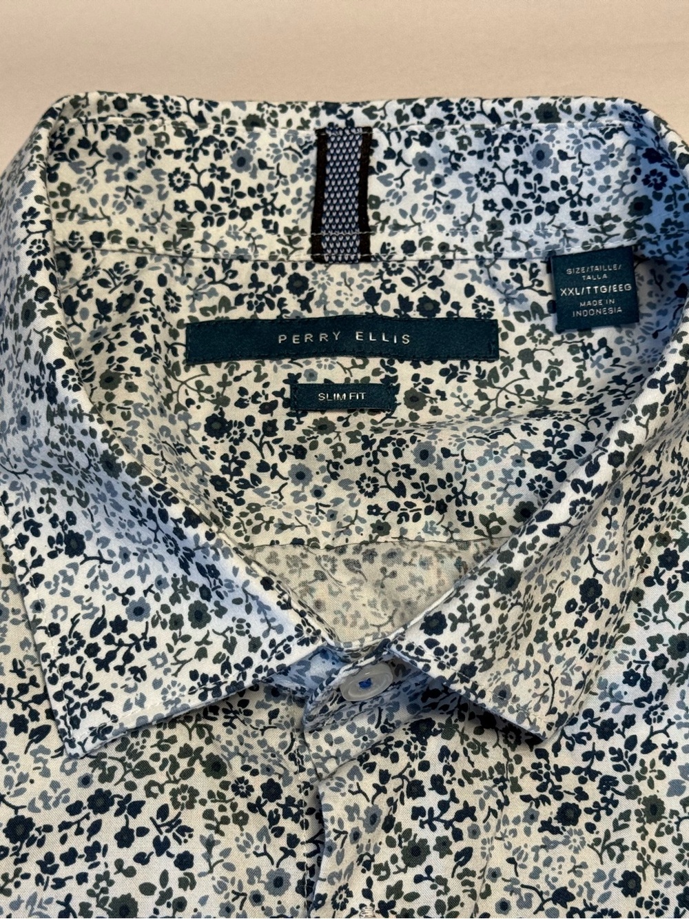 Perry Ellis White & Navy Micro Floral Button-Up Shirt